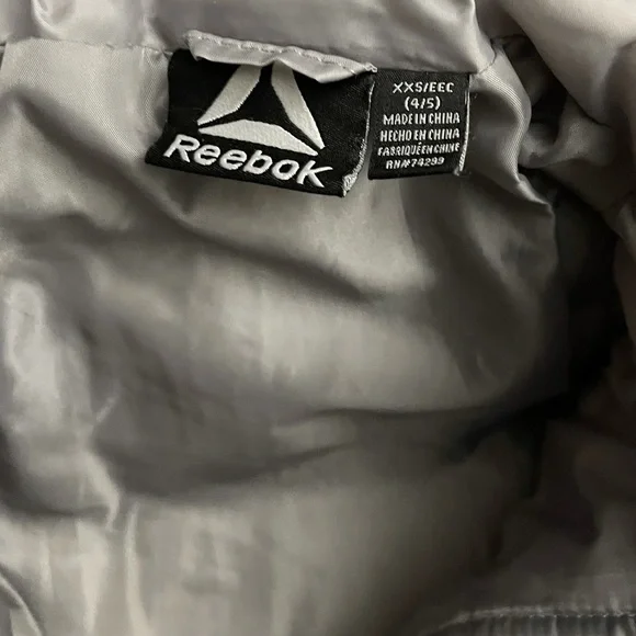Nice Lightweight Girl’s Reebok Grey Zipper Jacket - Picture 3 of 4
